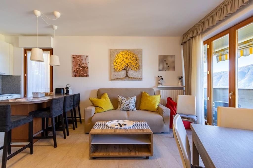 Wraparound Lake Views Bellavista Residence Campione dʼItalia 외부 사진
